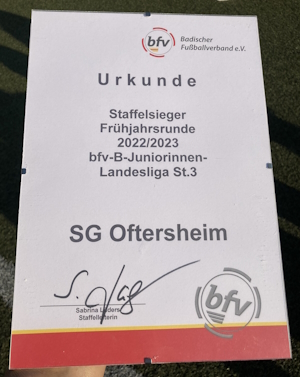 Badischer Fußballverband ehrt SGO B-Juniorinnen für den Staffelsieg (Bild: D. Carapali)